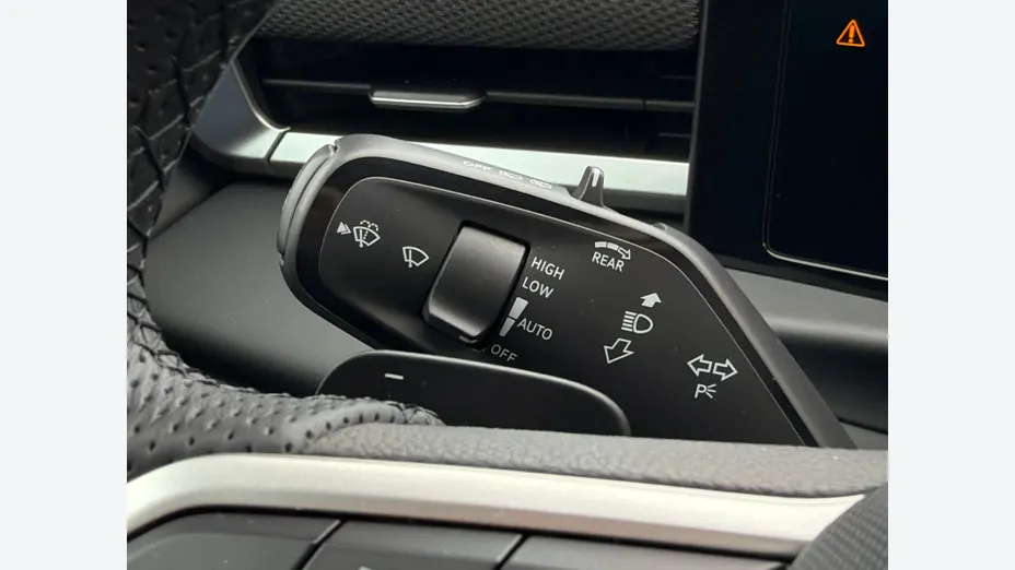 VOLKSWAGEN T-ROC T-ROC 1.5 eTSI R-Line DSG