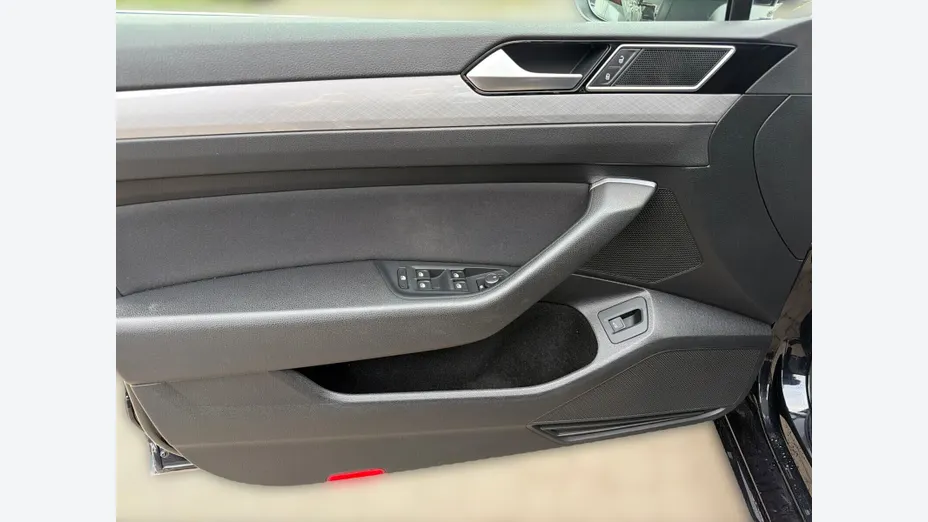 VOLKSWAGEN Passat -