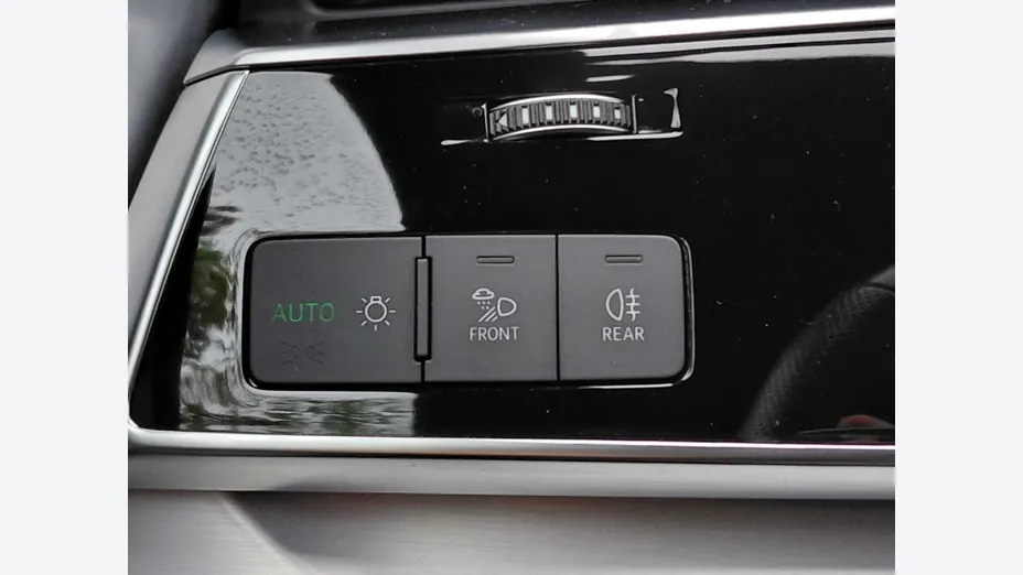 AUDI Q8 -