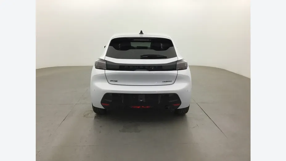 PEUGEOT 208 -