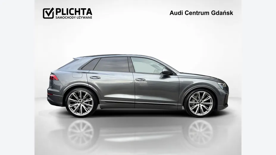 AUDI Q8 -