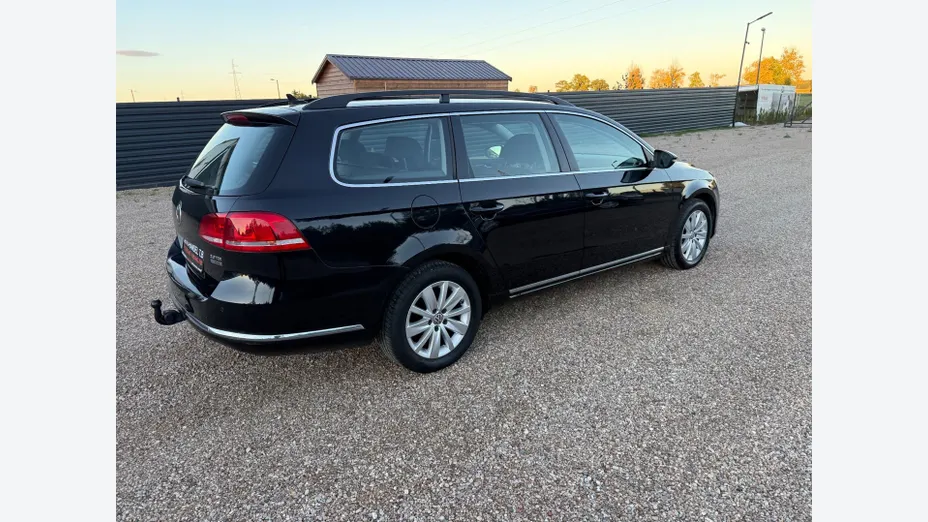 VOLKSWAGEN Passat -