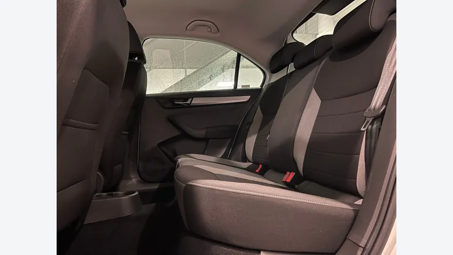 SKODA Rapid Rapid 1.0 TSI Ambition