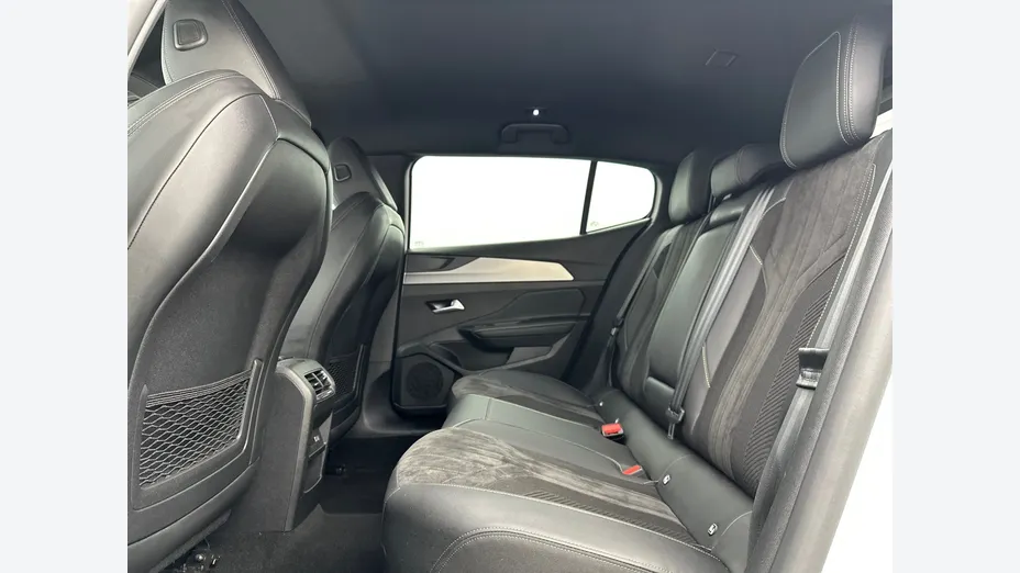 PEUGEOT 408 -