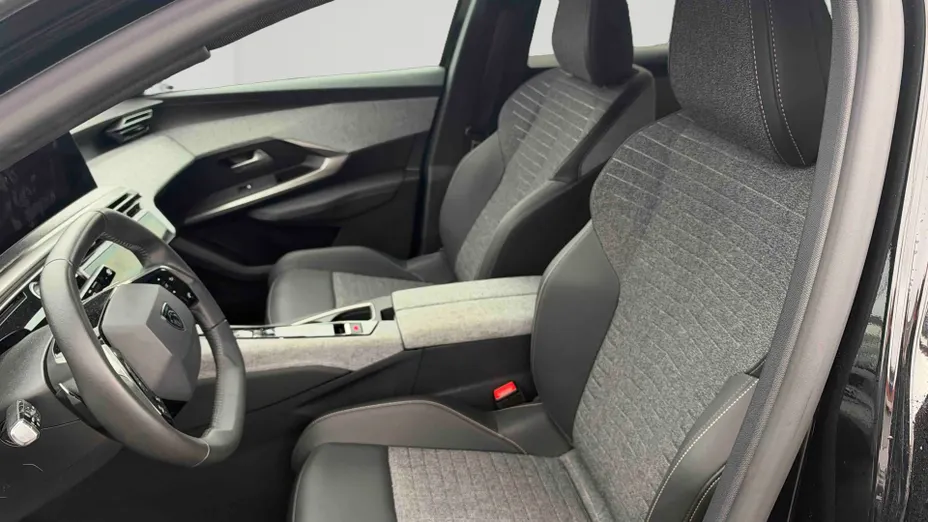 PEUGEOT 3008 -