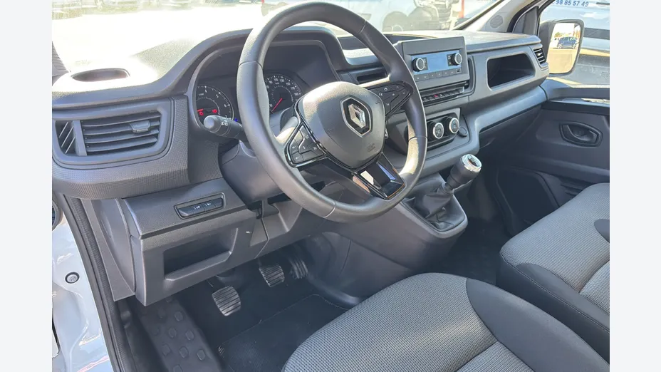 RENAULT Trafic -