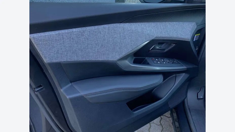 PEUGEOT 3008 3008 1.2 PureTech mHEV Allure e-DCS6