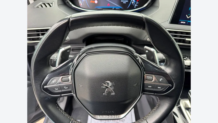PEUGEOT 3008 -