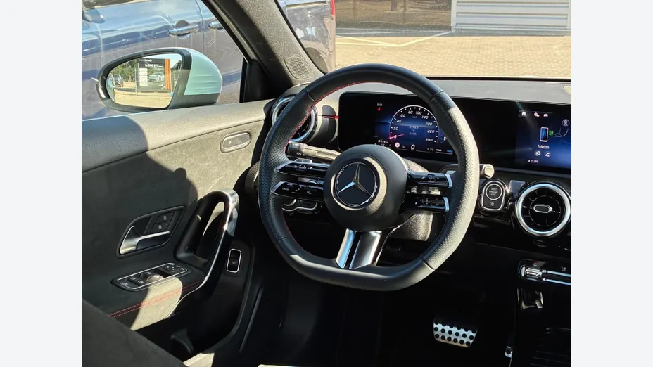 MERCEDES-BENZ A Klasa A 200 AMG Line 7G-DCT