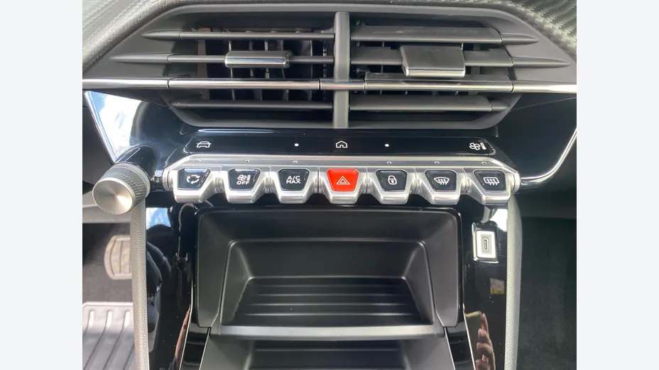 PEUGEOT 2008 -