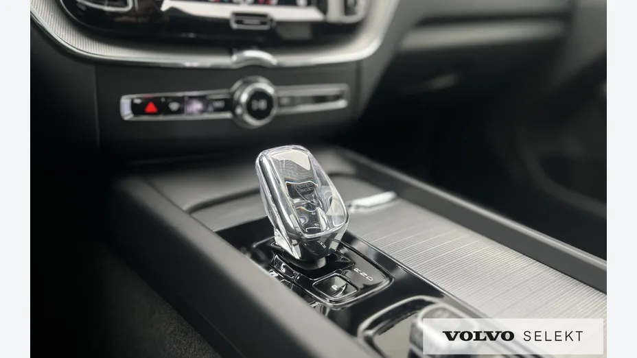 VOLVO XC60 XC60 T8 Plug-In Hybrid AWD Ultimate Dark aut