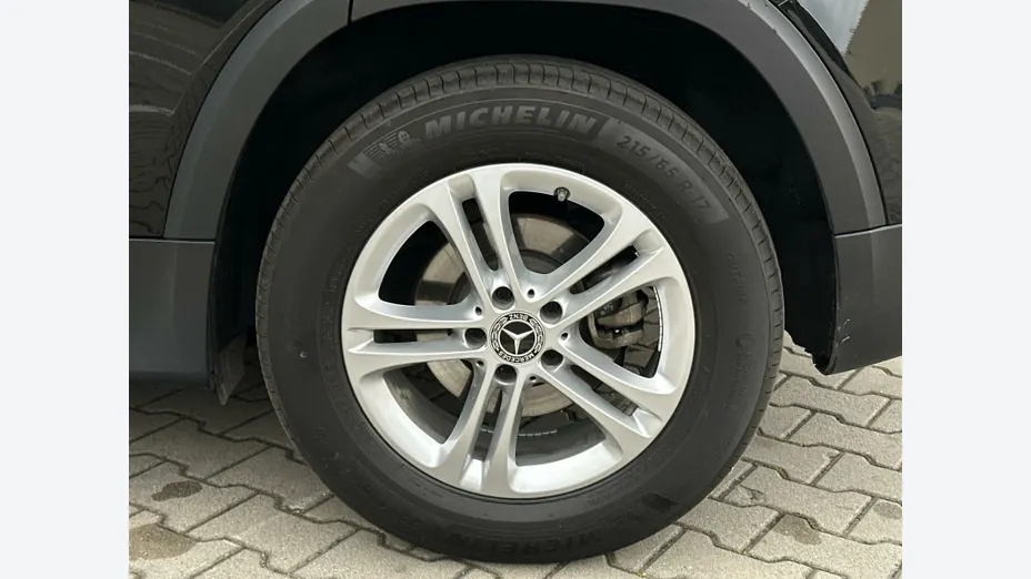 MERCEDES-BENZ GLB GLB 200 mHEV Progressive 7G-DCT