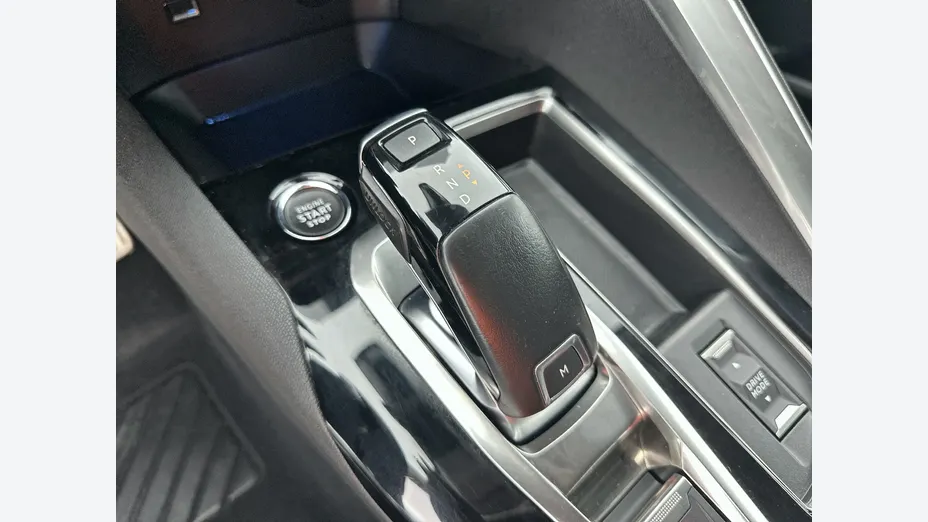 PEUGEOT 3008 -