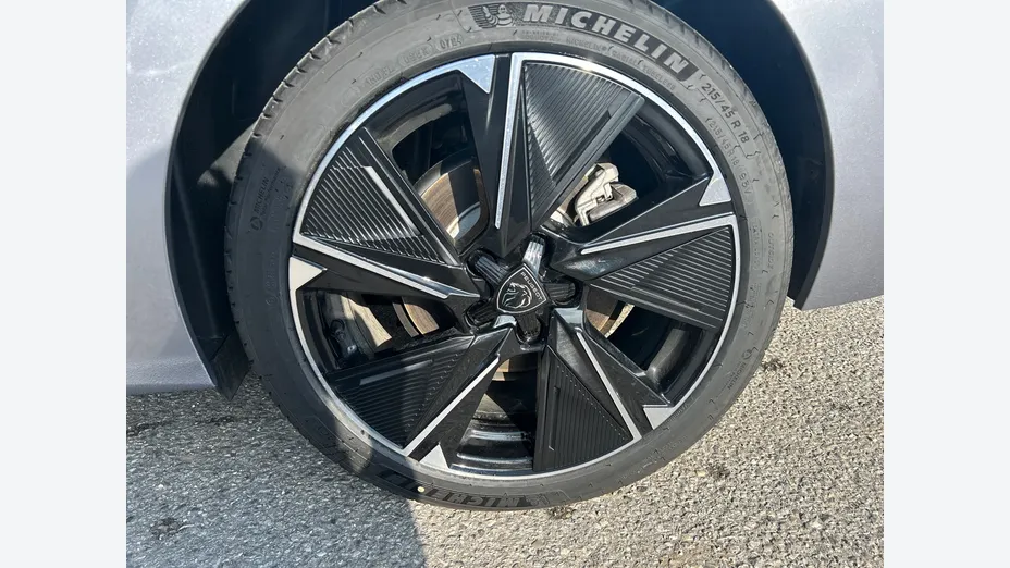 PEUGEOT 308 -