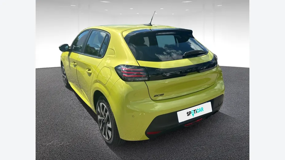 PEUGEOT 208 -