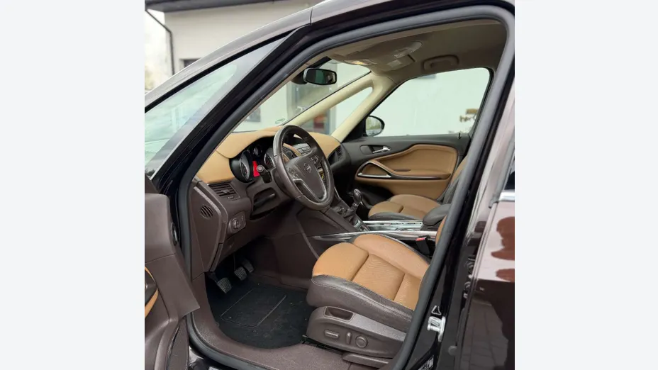 OPEL Zafira -