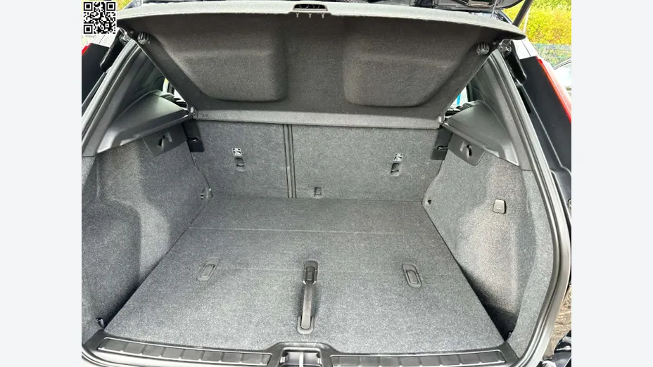 VOLVO XC40 -
