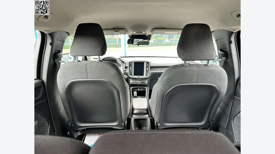 VOLVO XC40 -