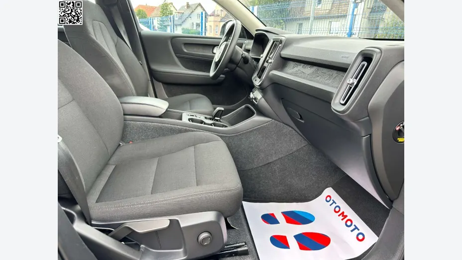 VOLVO XC40 -