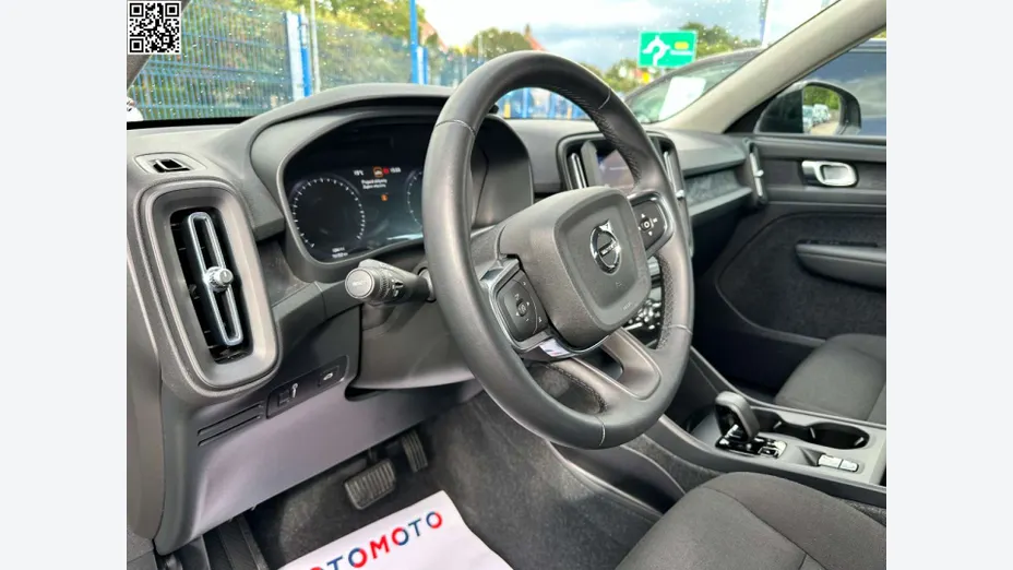 VOLVO XC40 -