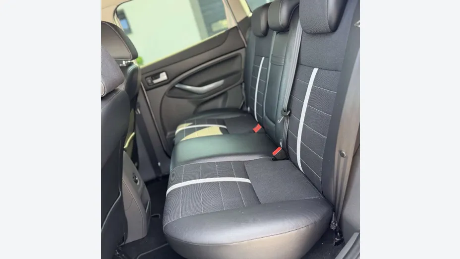 FORD Kuga -