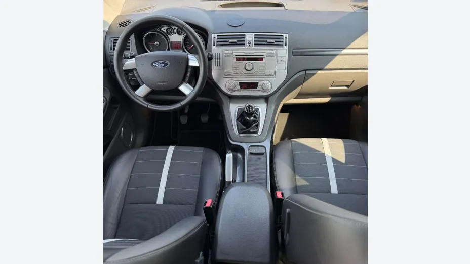 FORD Kuga -