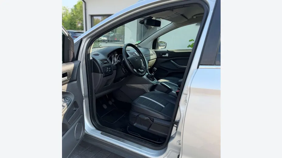 FORD Kuga -