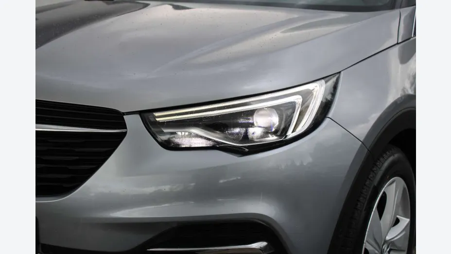 OPEL Grandland X -