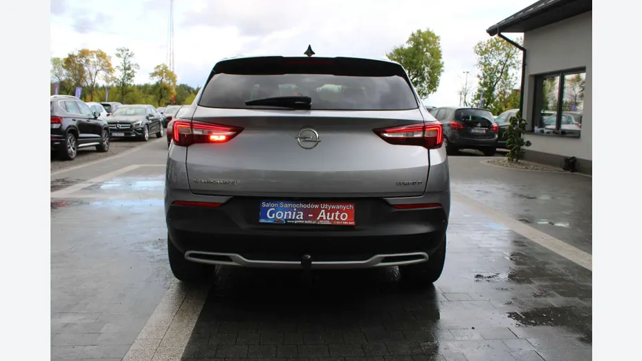 OPEL Grandland X -