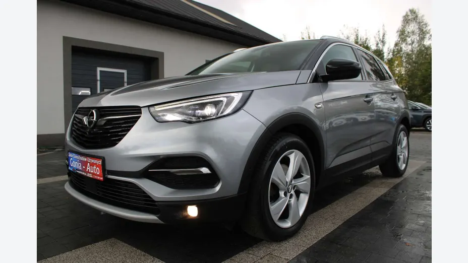 OPEL Grandland X -