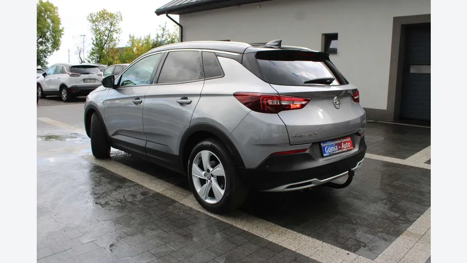 OPEL Grandland X -