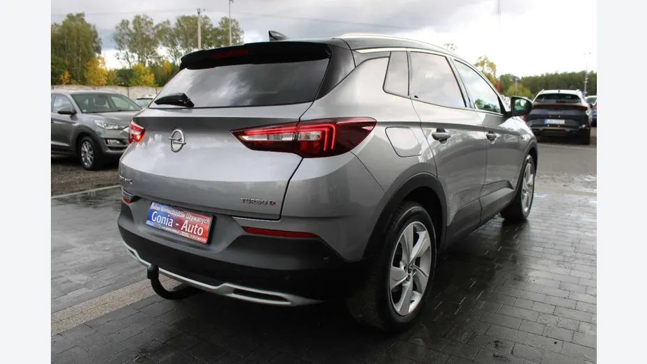 OPEL Grandland X -