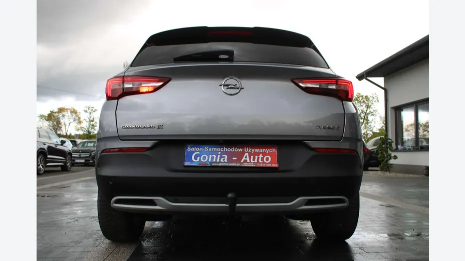 OPEL Grandland X -