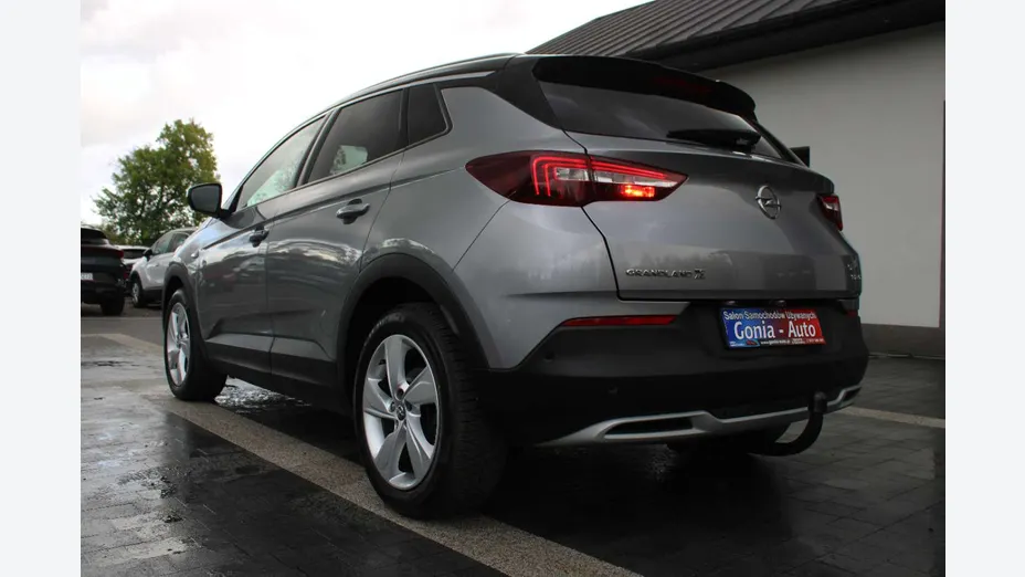 OPEL Grandland X -