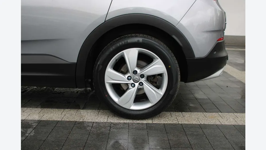 OPEL Grandland X -