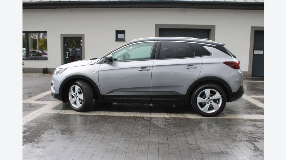 OPEL Grandland X -