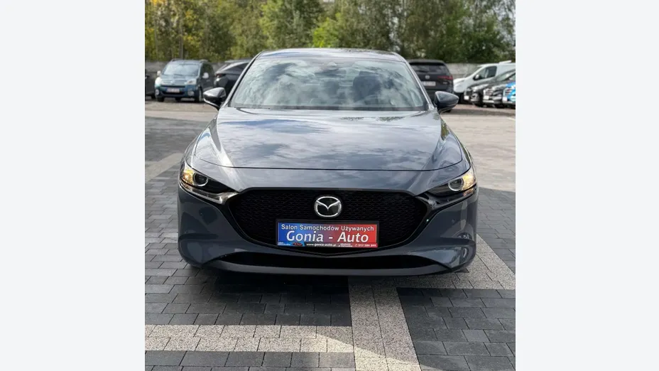 MAZDA 3 -