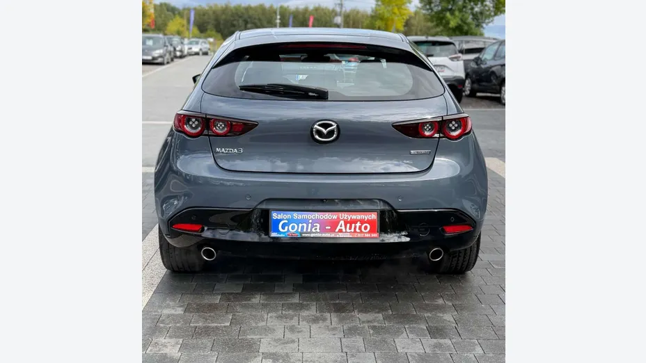 MAZDA 3 -