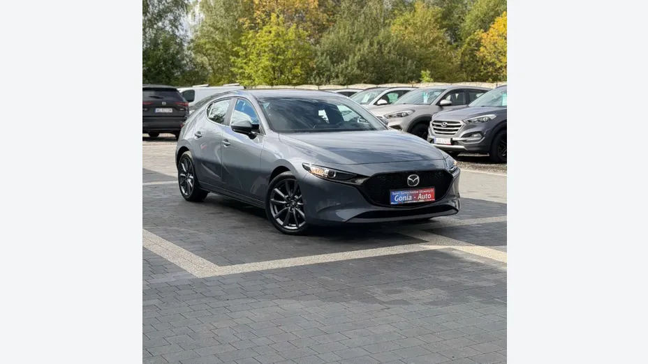MAZDA 3 -
