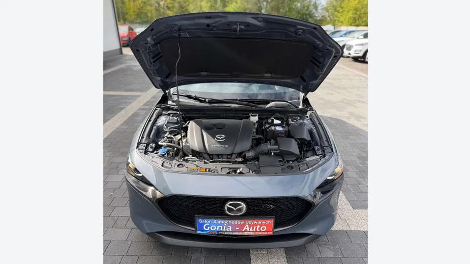 MAZDA 3 -