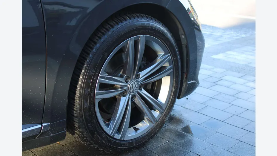 VOLKSWAGEN Arteon -