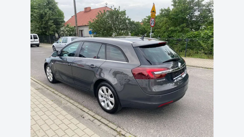 OPEL Insignia -