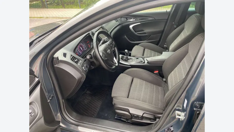 OPEL Insignia -