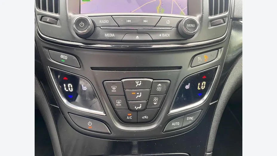OPEL Insignia -