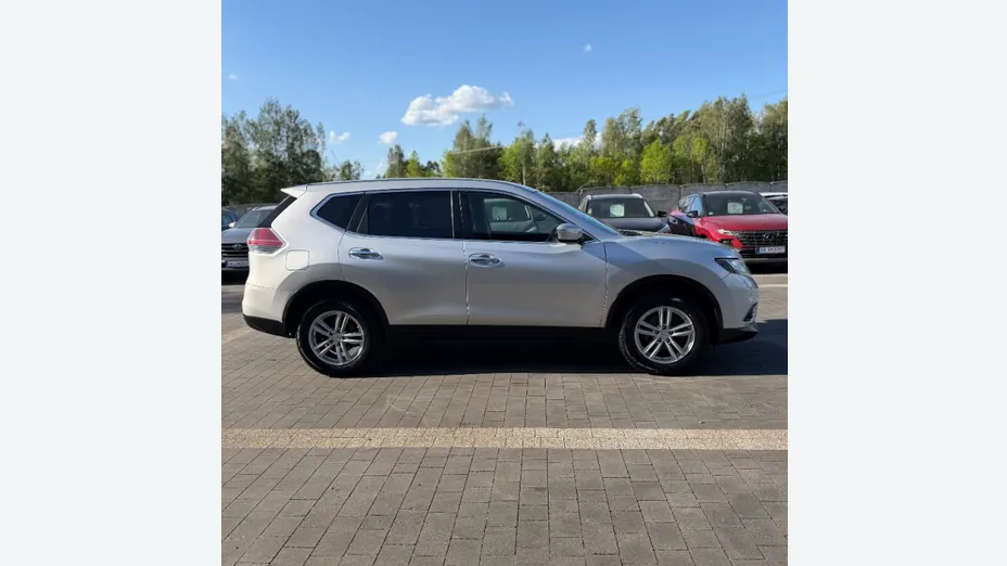 NISSAN X-Trail -