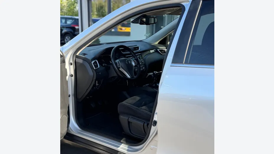 NISSAN X-Trail -