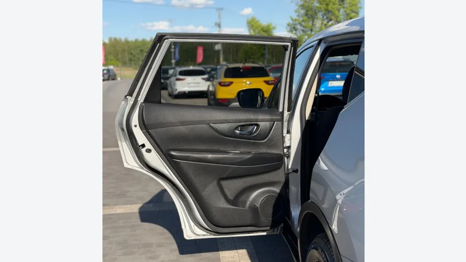 NISSAN X-Trail -