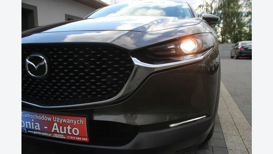 MAZDA CX-30 -