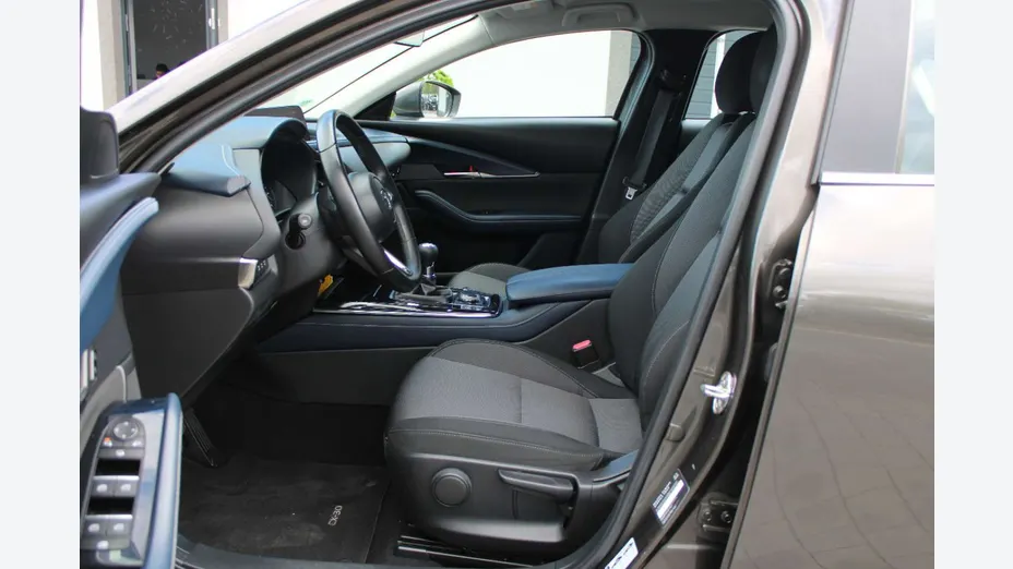 MAZDA CX-30 -