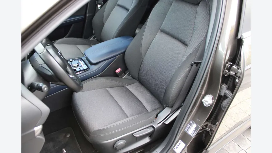 MAZDA CX-30 -